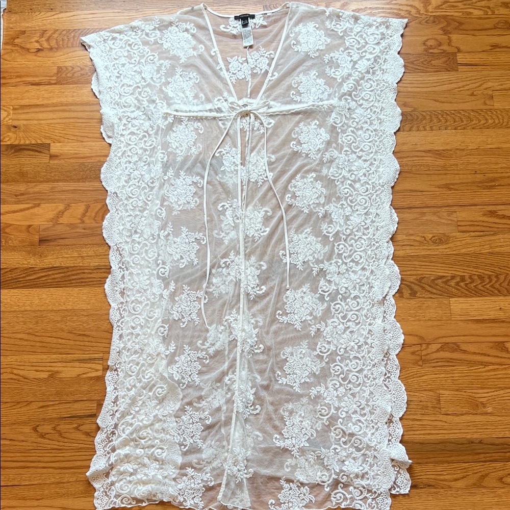 Forever 21 Ivory Floral Lace Robe